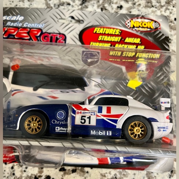 Dodge Viper radio control GT 2 car - Picture 2 of 11